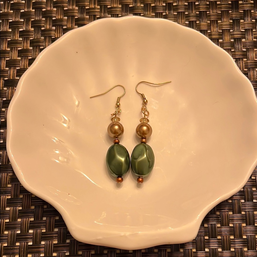 Elegant Green and Gold Dangle Earrings